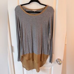 💕 Bordeaux Womens Top Gray Brown Feathery Long Sleeves Round Neck Size SP